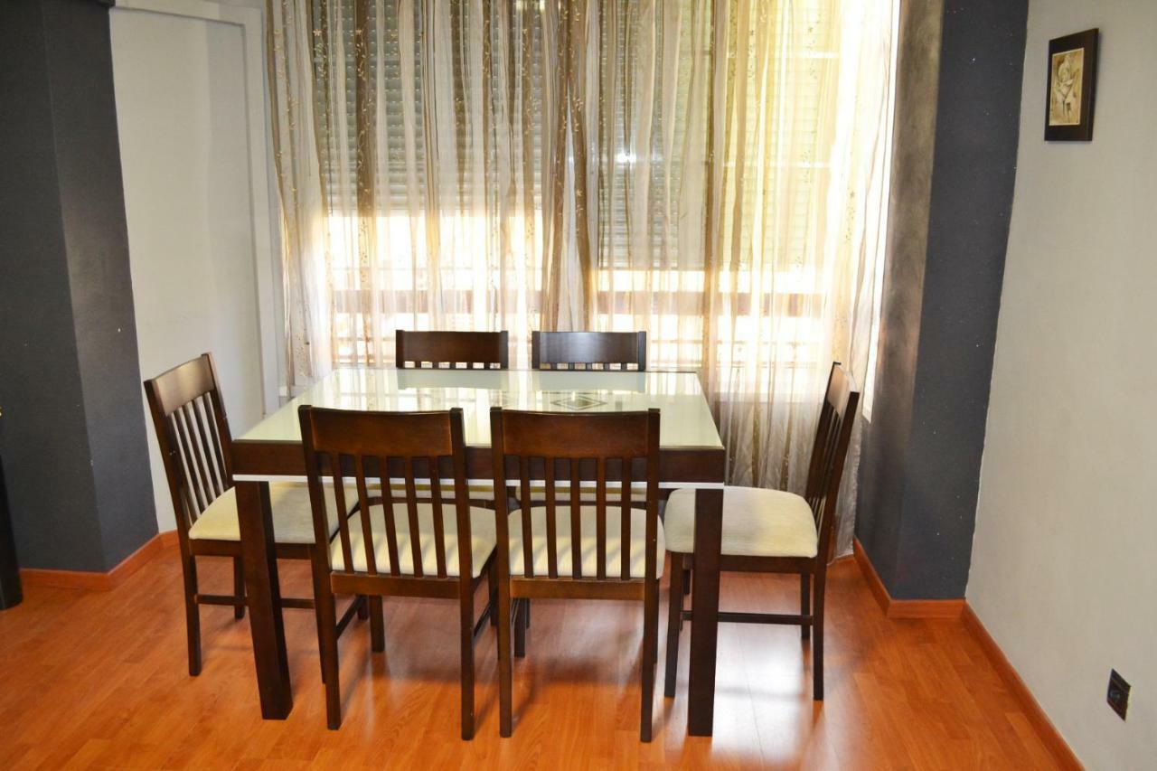 Apartamento Acogedor, Excelente Ubicacion, 10 Min Centro Appartement Sevilla Buitenkant foto