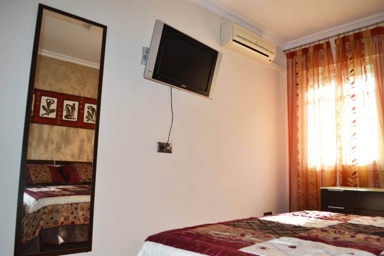 Apartamento Acogedor, Excelente Ubicacion, 10 Min Centro Appartement Sevilla Buitenkant foto