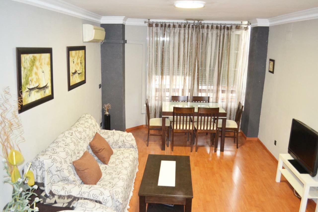 Apartamento Acogedor, Excelente Ubicacion, 10 Min Centro Appartement Sevilla Buitenkant foto